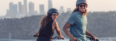 Urban rider on a connected Bosch e-bike in the city