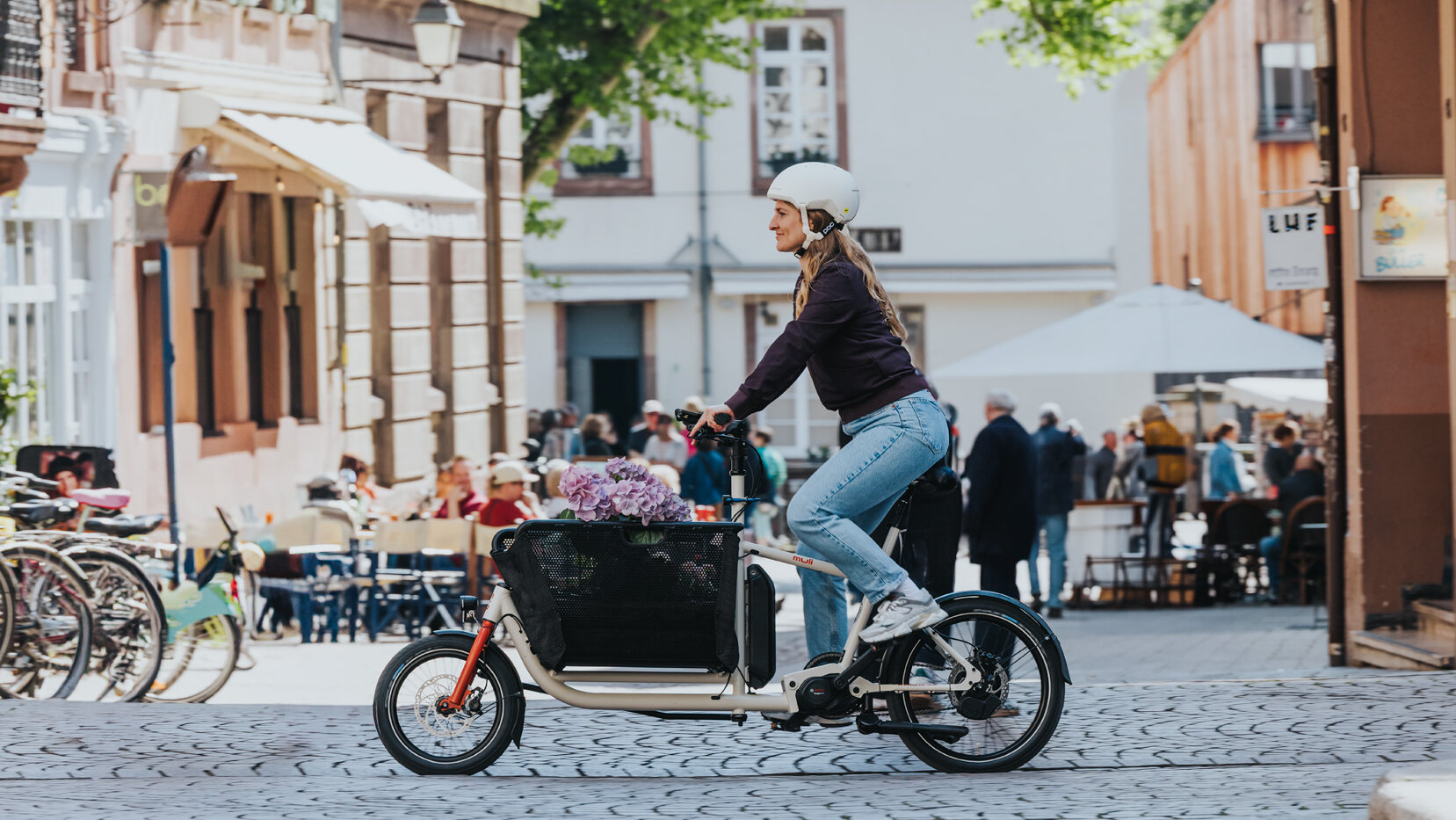 Family cargo e-bike with Bosch Cargo Line motor